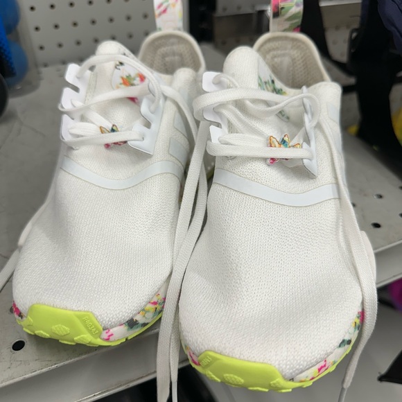 Adidas Nmd R1 Size 4 watercolor, Brand New - Picture 3 of 3